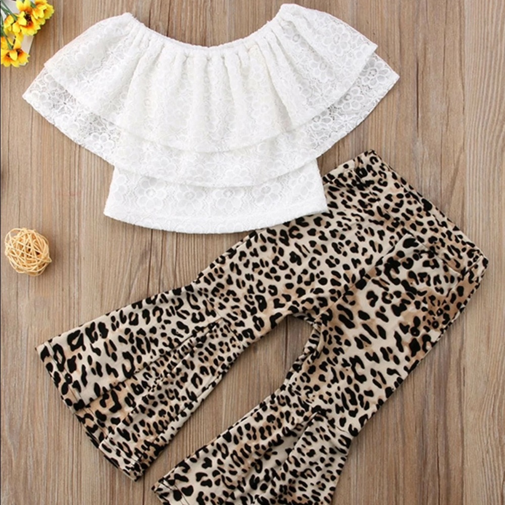 Toddler Girls Ruffle Top and Leopard Pants